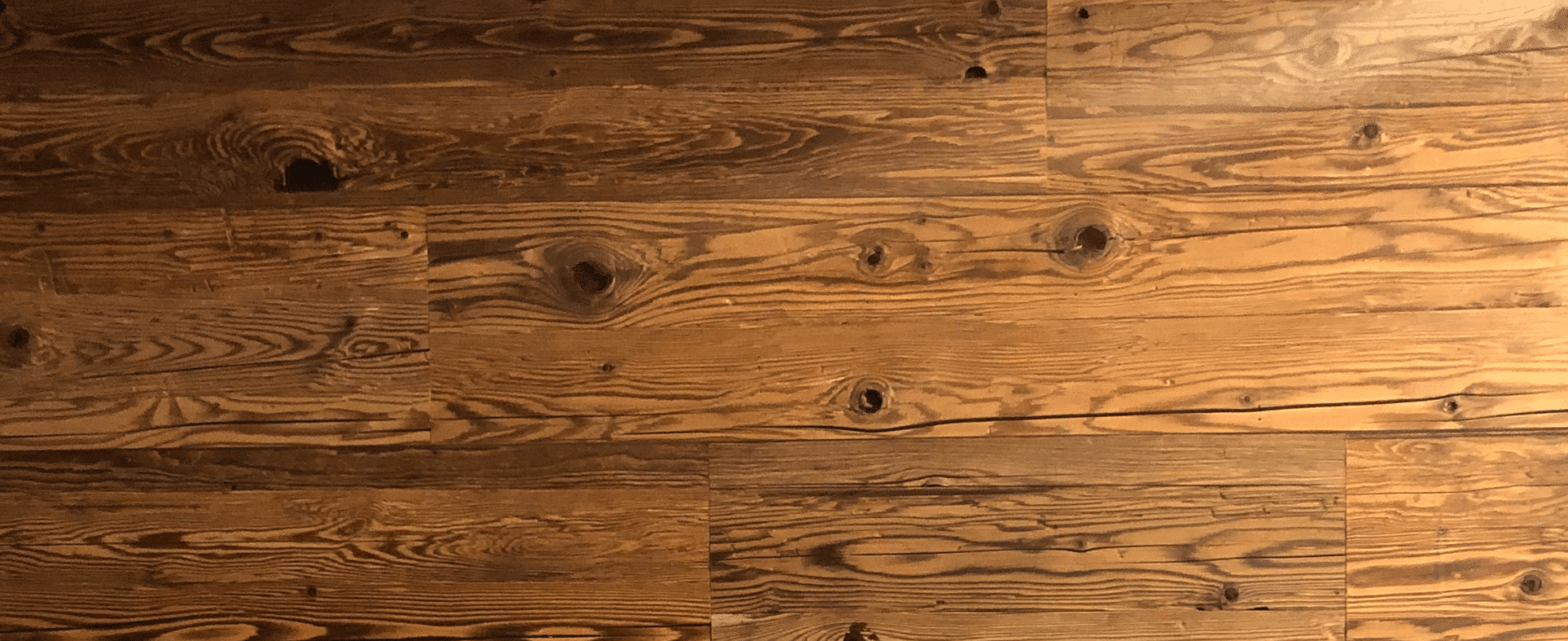 Wood on Walls - Altholz Fichte original handgehackt