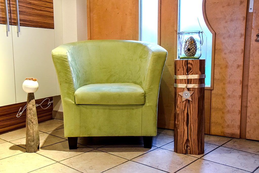 Altholz Dekosaeule Weihnachtlich dekoriert 1